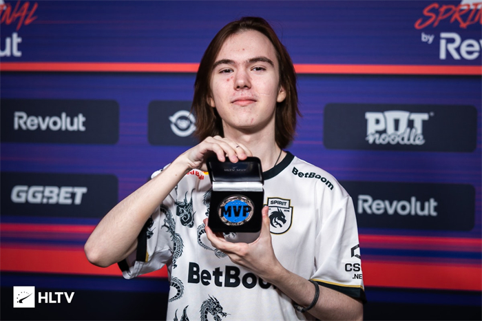 离谱！CSGO职业选手flamie网吧上机忘退账号失去FPL资格