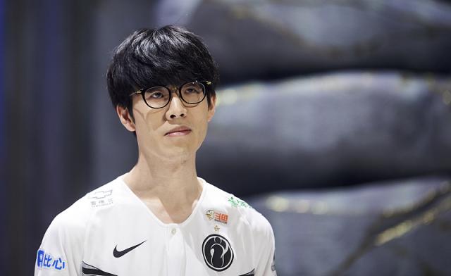 Weibo Gaming 官方： Jungler Youdang 正式离队，向传奇峡谷矛王致敬