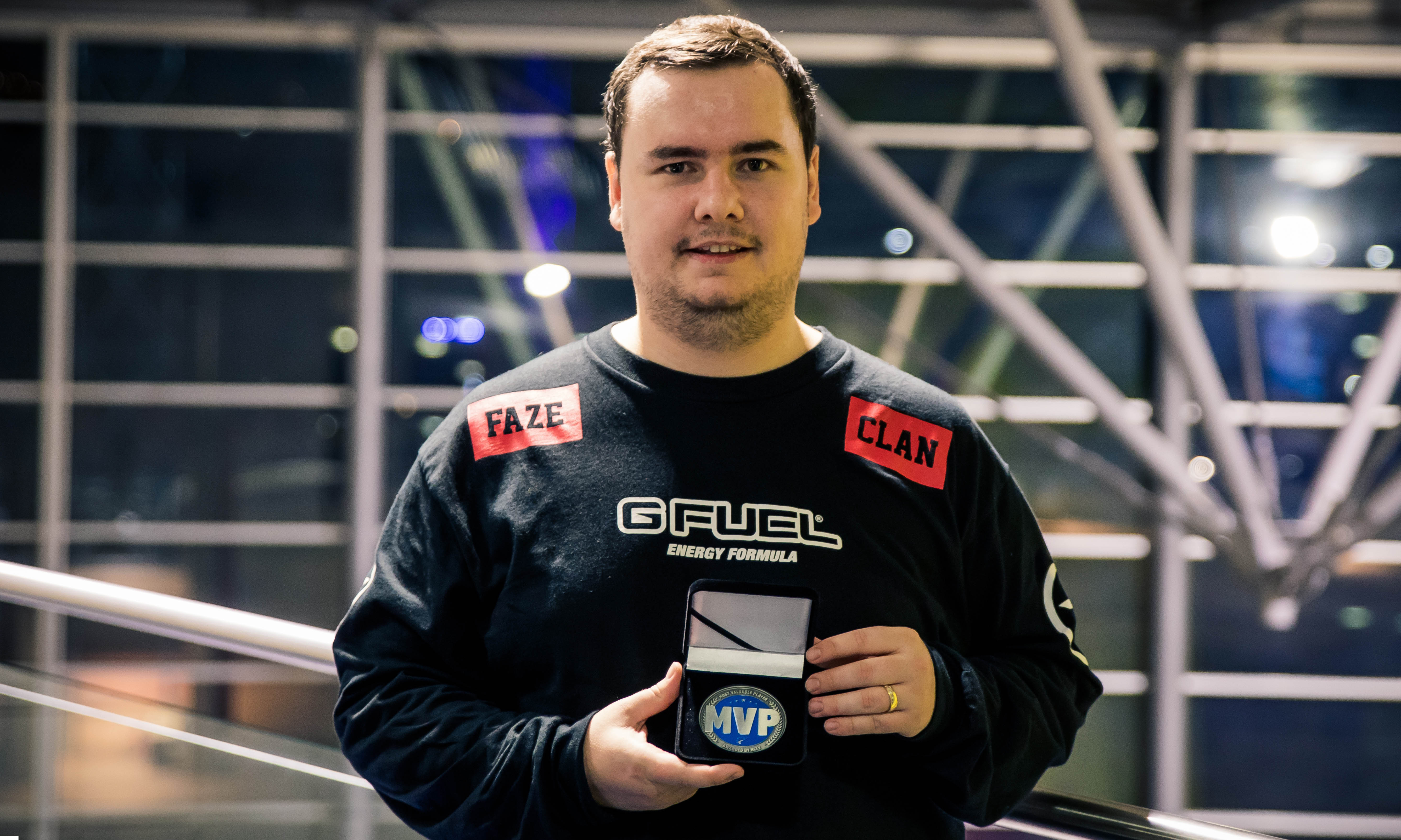 在最新的更新中，发现了关于新游戏模式和箱子的代码