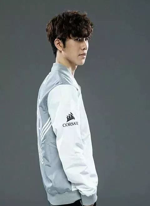 Mouz 以惊人的表现击败 Vitality ，晋级 IEM Cologne 2025 的总决赛